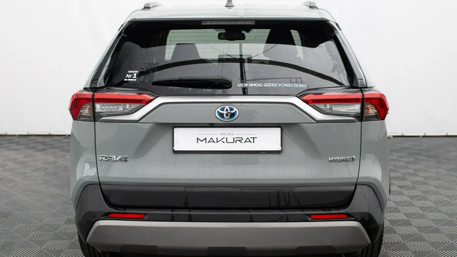 TOYOTA RAV4 -