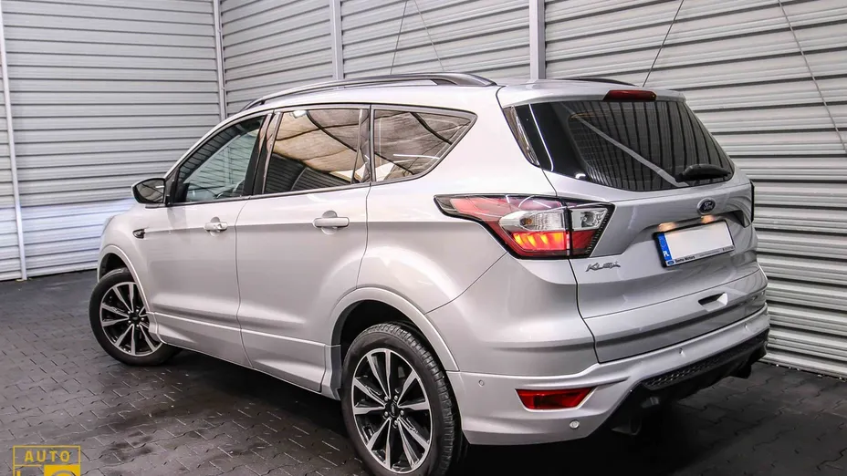FORD Kuga -