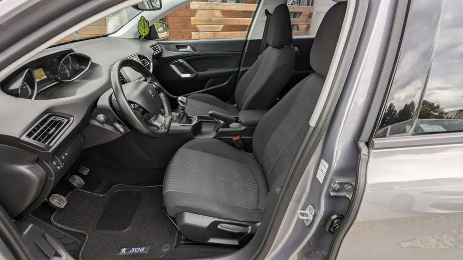 PEUGEOT 308 -