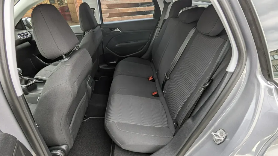 PEUGEOT 308 -