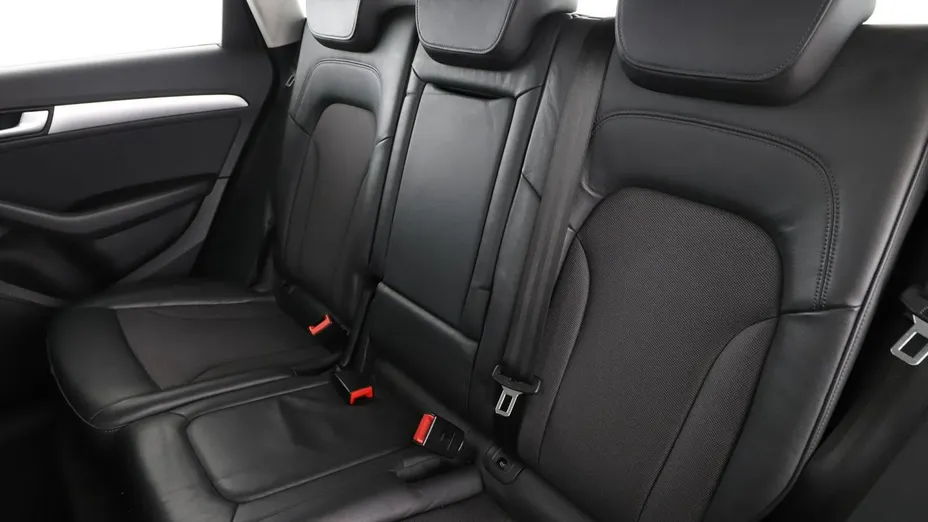 AUDI Q5 -