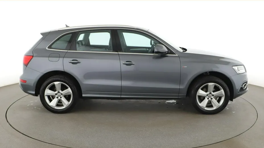 AUDI Q5 -