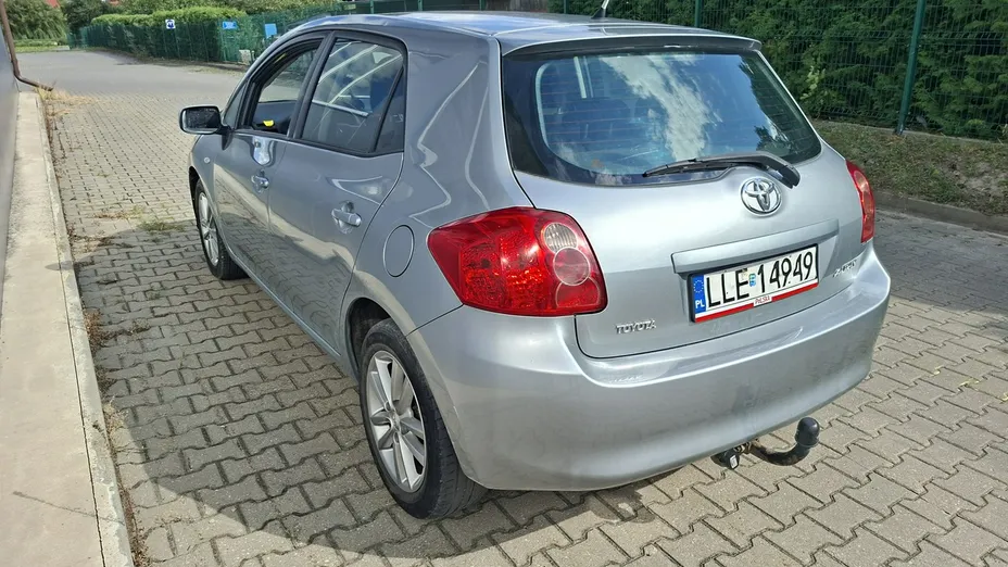 TOYOTA Auris -