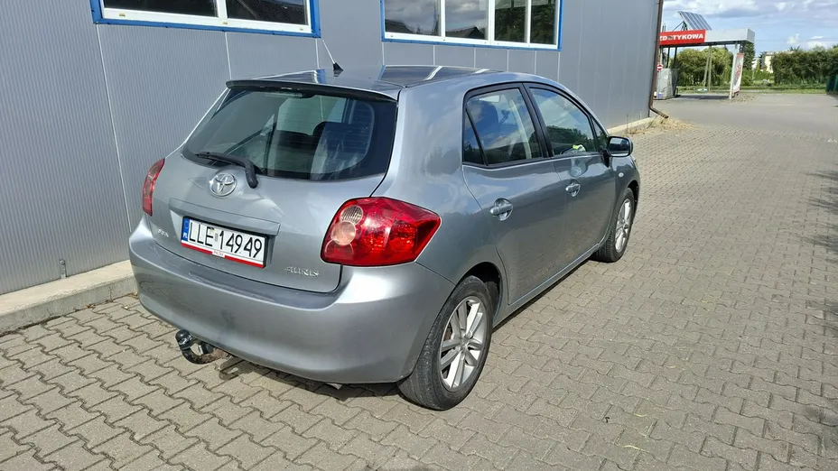 TOYOTA Auris -