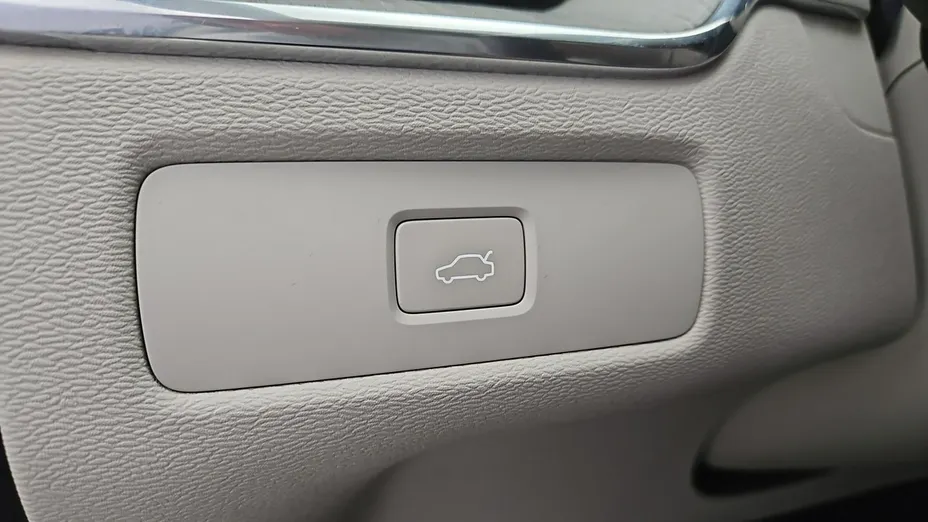 VOLVO XC60 -