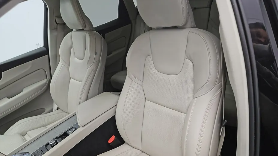 VOLVO XC60 -