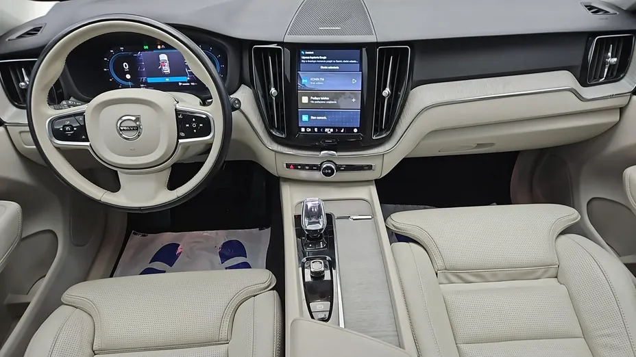 VOLVO XC60 -