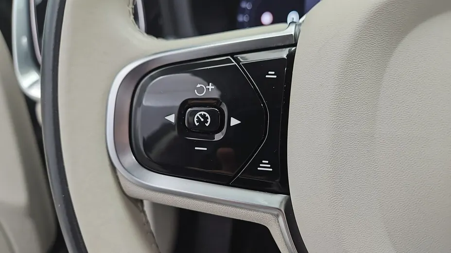 VOLVO V60 -