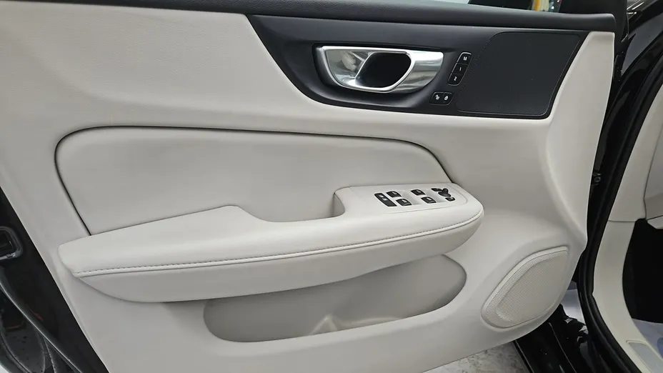 VOLVO V60 -