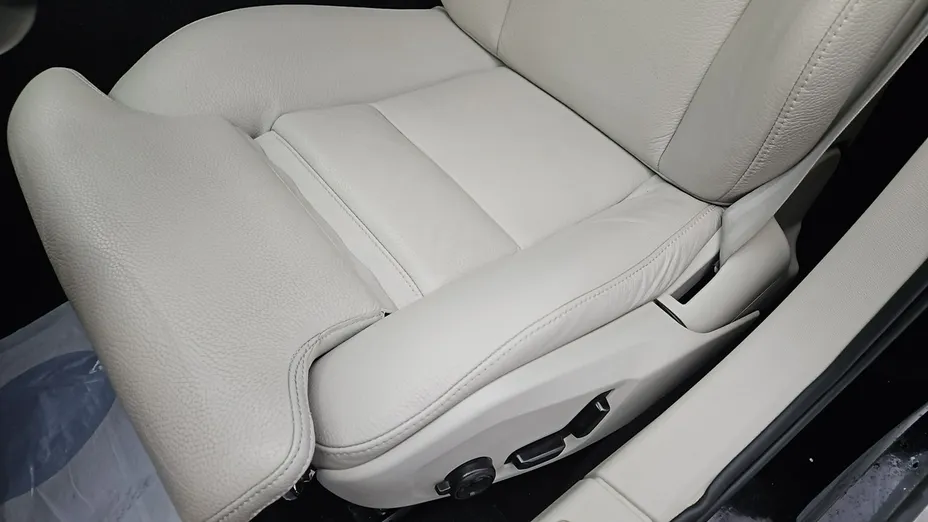 VOLVO V60 -