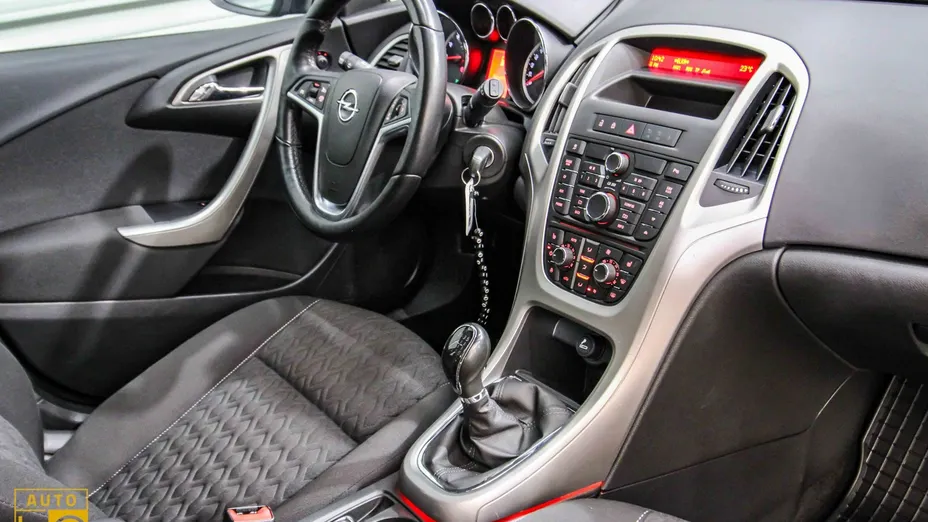 OPEL Astra -
