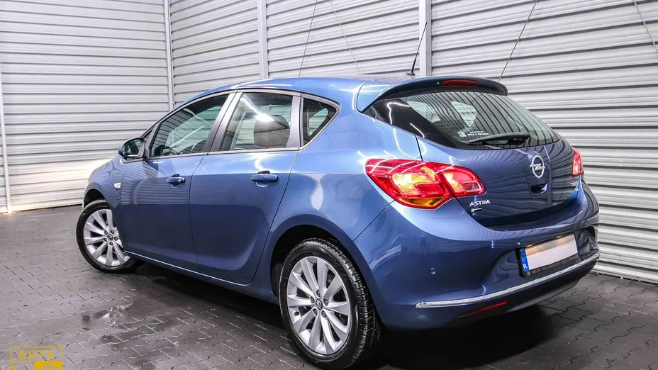 OPEL Astra -