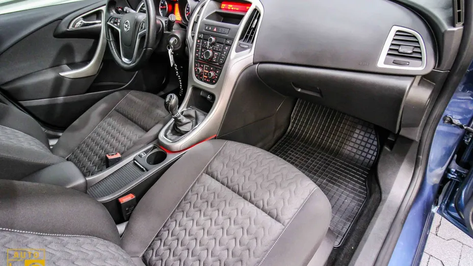 OPEL Astra -