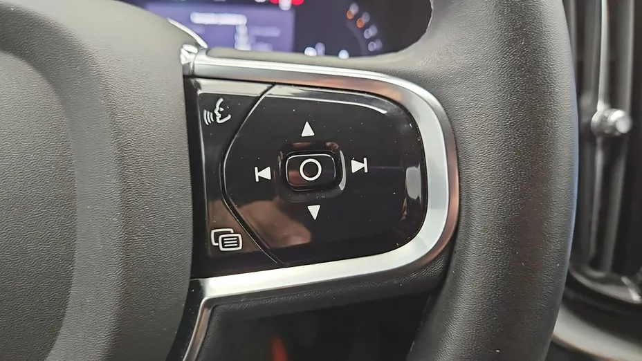 VOLVO XC60 -