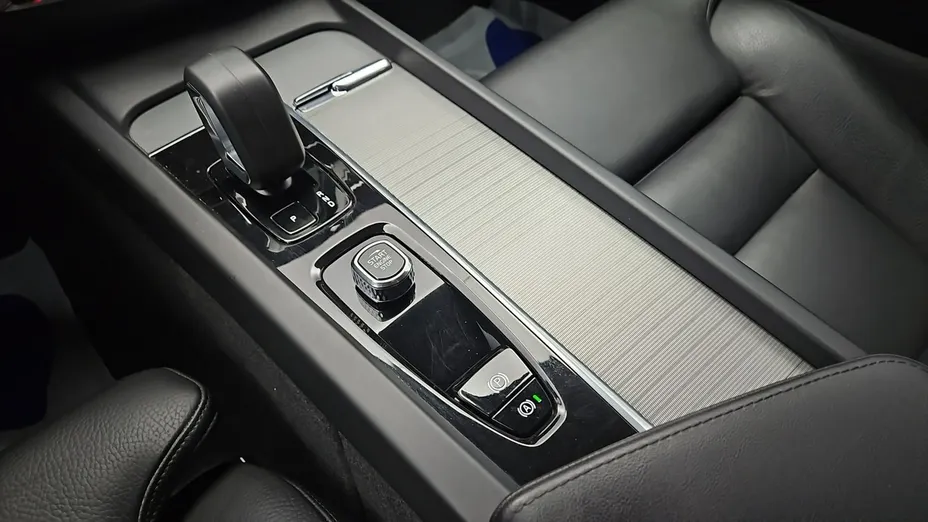 VOLVO XC60 -