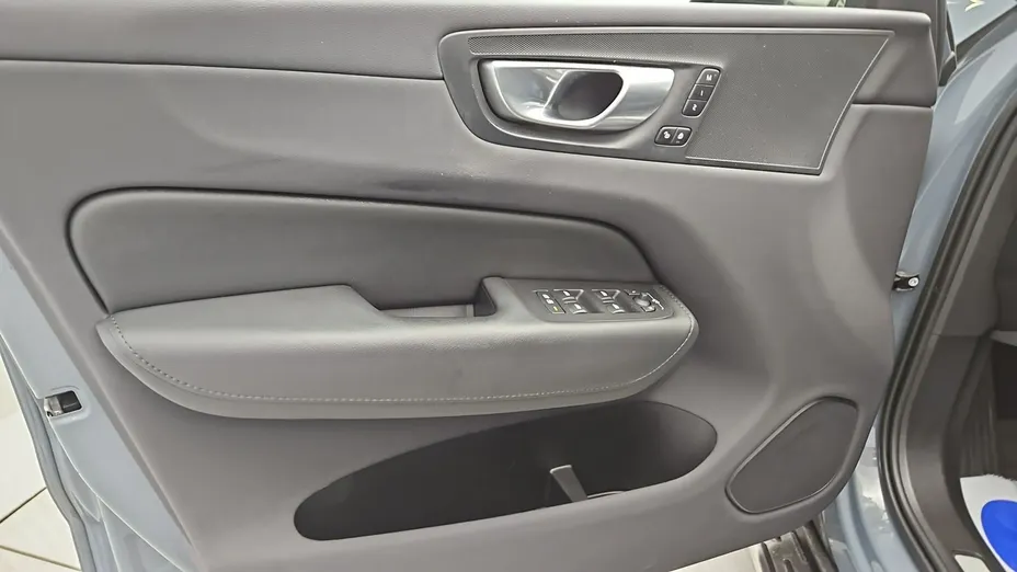 VOLVO XC60 -