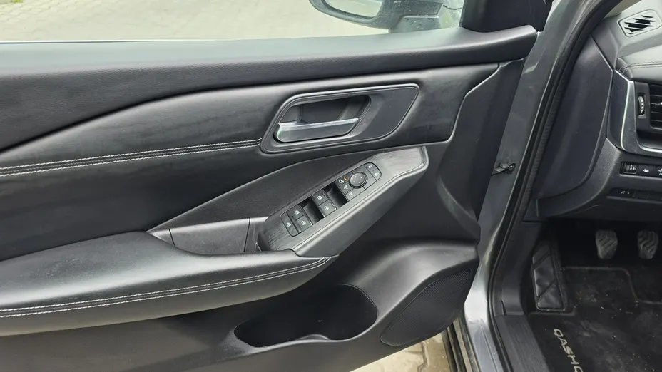 NISSAN Qashqai -