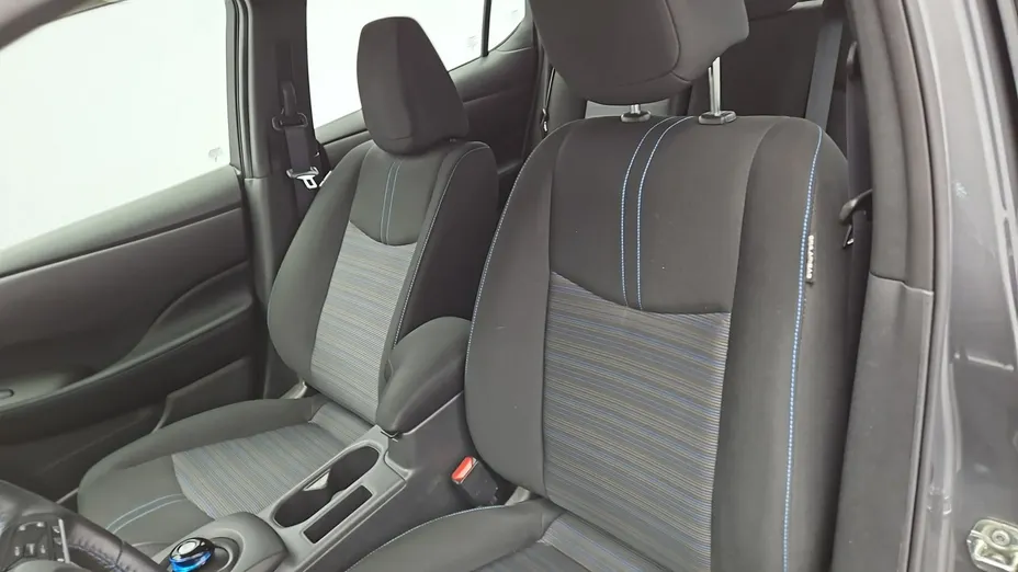 NISSAN Leaf -