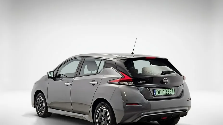 NISSAN Leaf -
