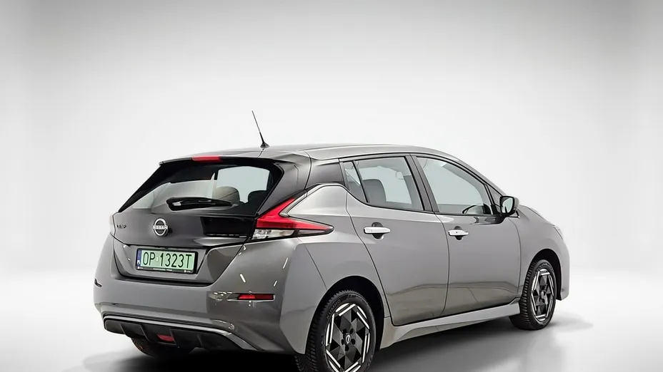 NISSAN Leaf -