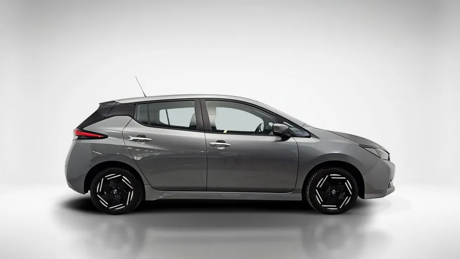 NISSAN Leaf -