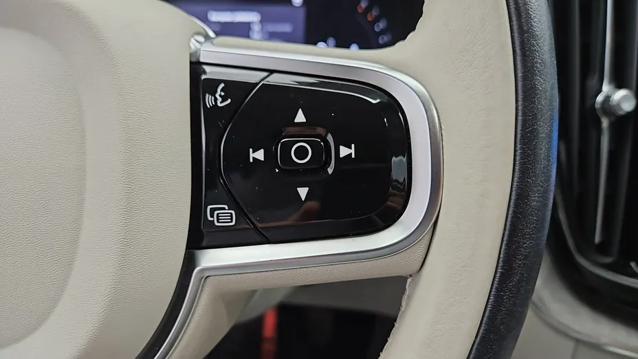 VOLVO XC60 -