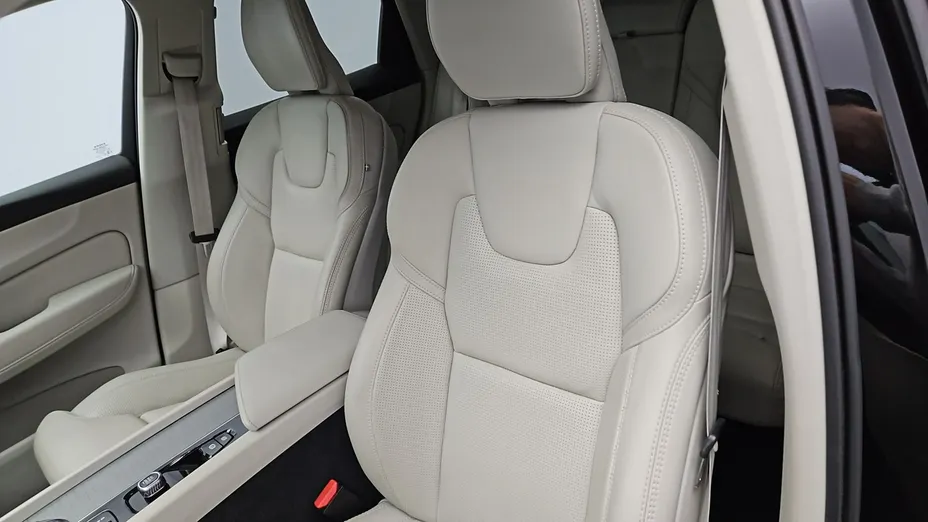 VOLVO XC60 -