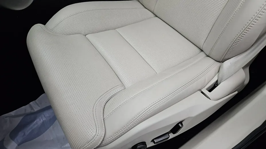 VOLVO XC60 -