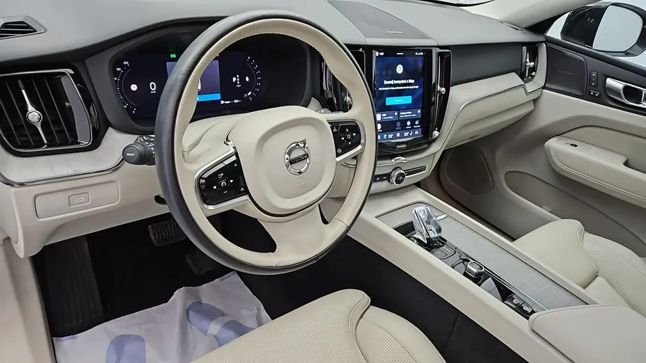 VOLVO XC60 -