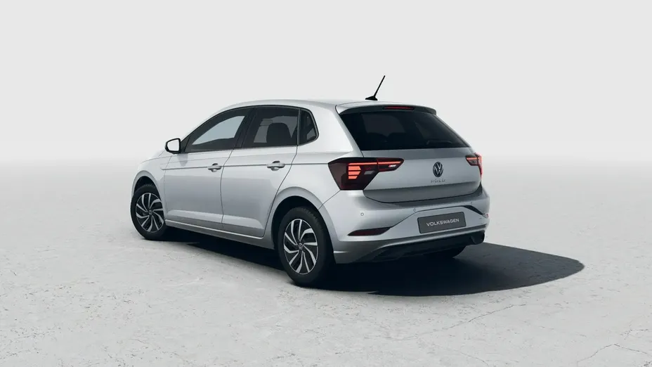 VOLKSWAGEN Polo -
