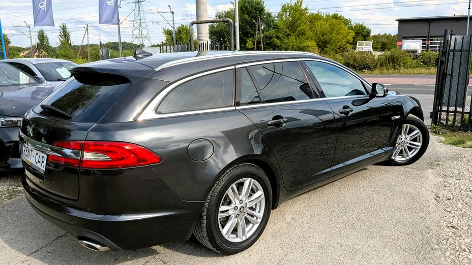 JAGUAR XF -