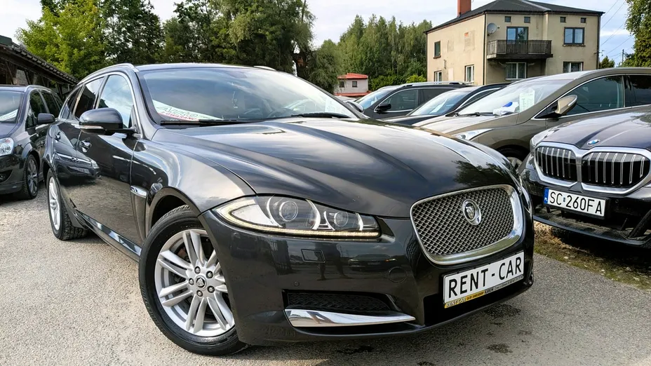 JAGUAR XF -