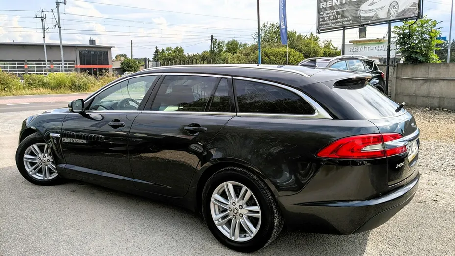 JAGUAR XF -