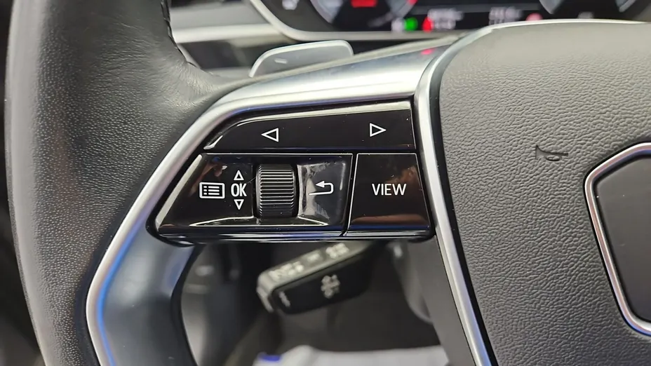 AUDI A8 -