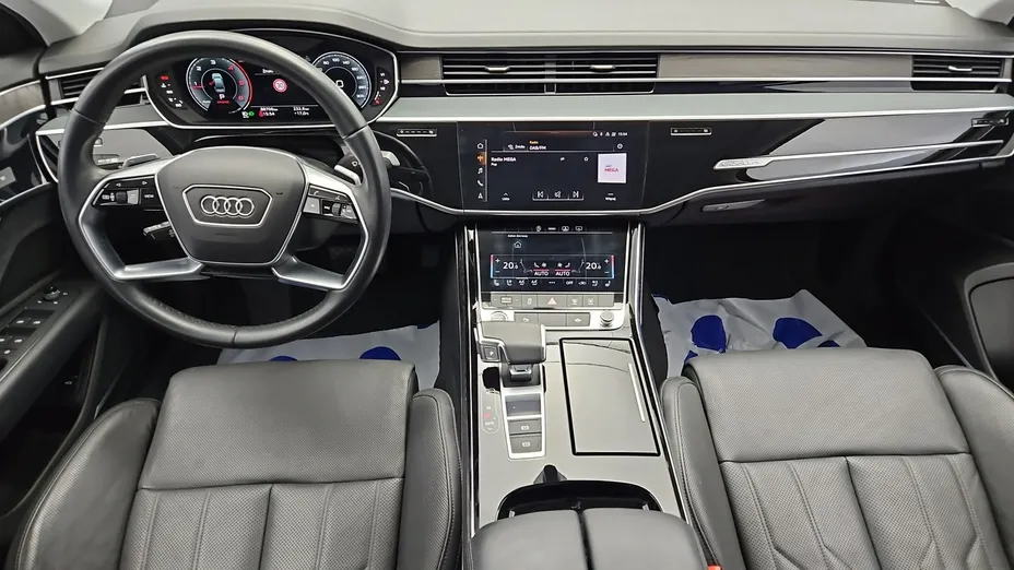 AUDI A8 -