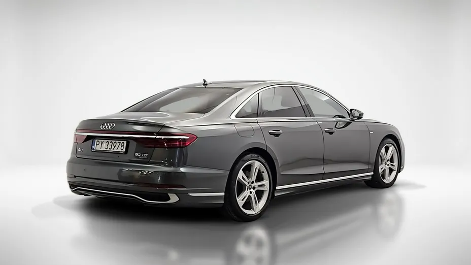 AUDI A8 -
