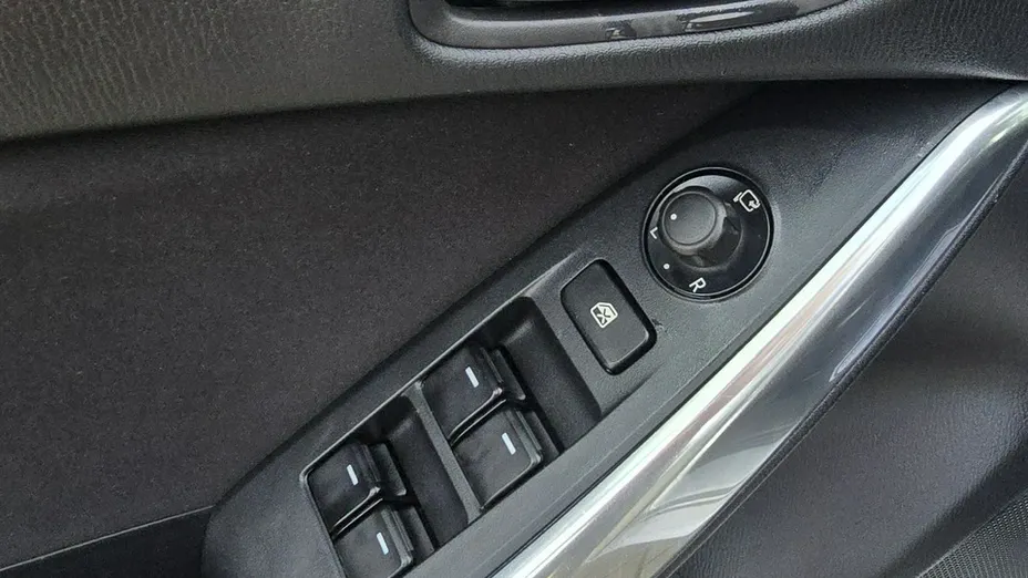 MAZDA 6 -