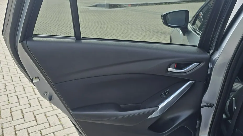 MAZDA 6 -
