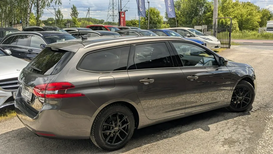 PEUGEOT 308 -