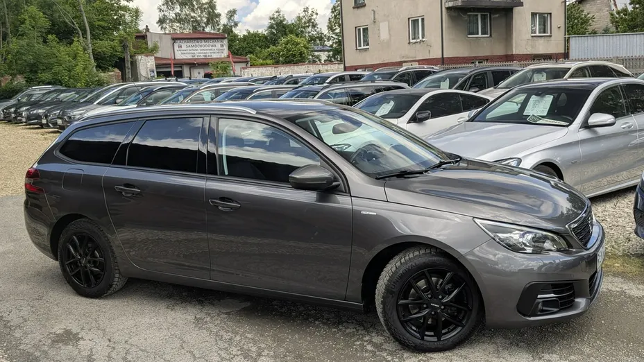 PEUGEOT 308 -
