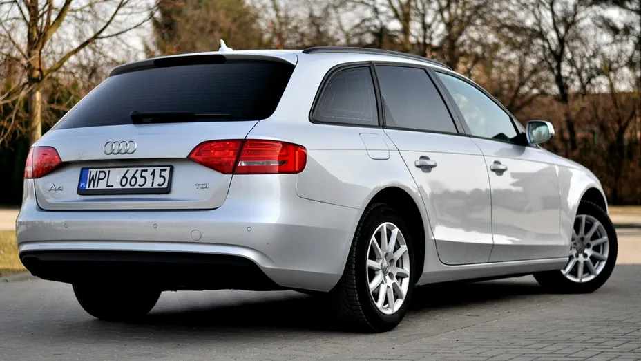 AUDI A4 -