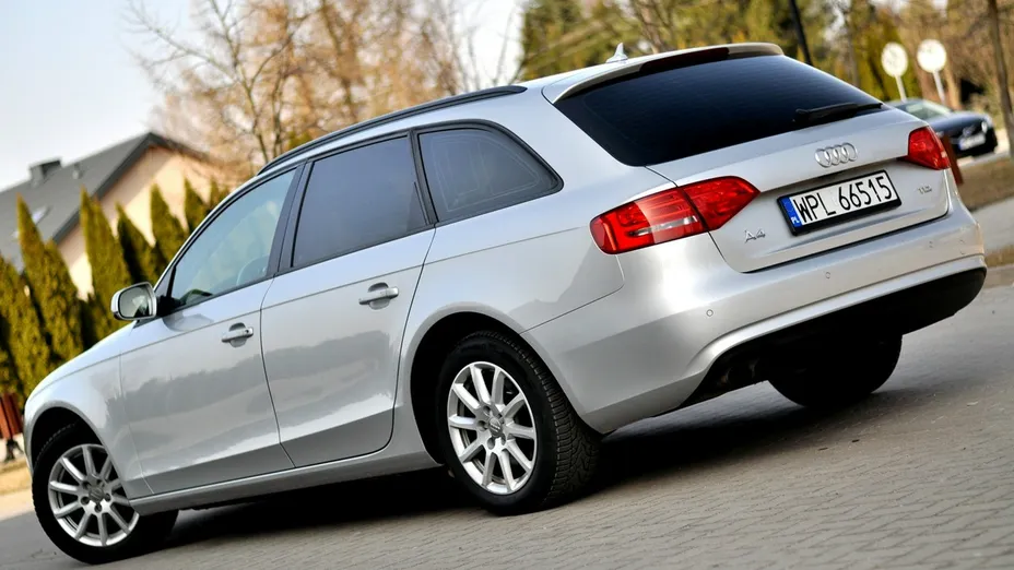 AUDI A4 -