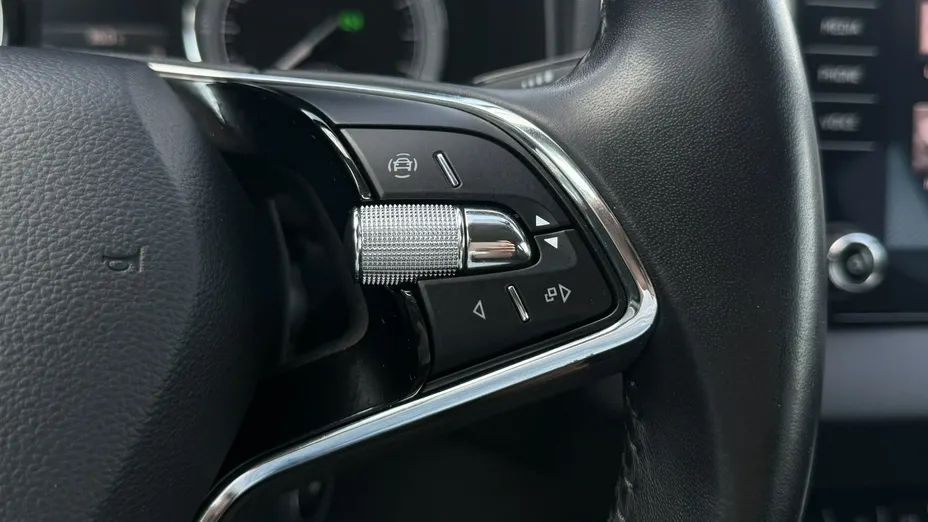 SKODA Karoq -