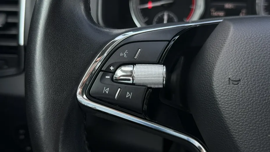 SKODA Karoq -