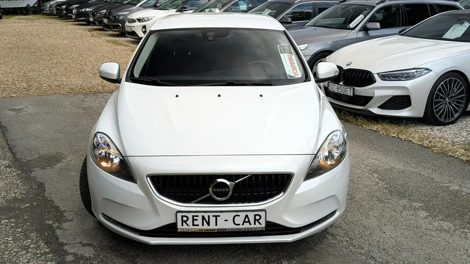 VOLVO V40 -