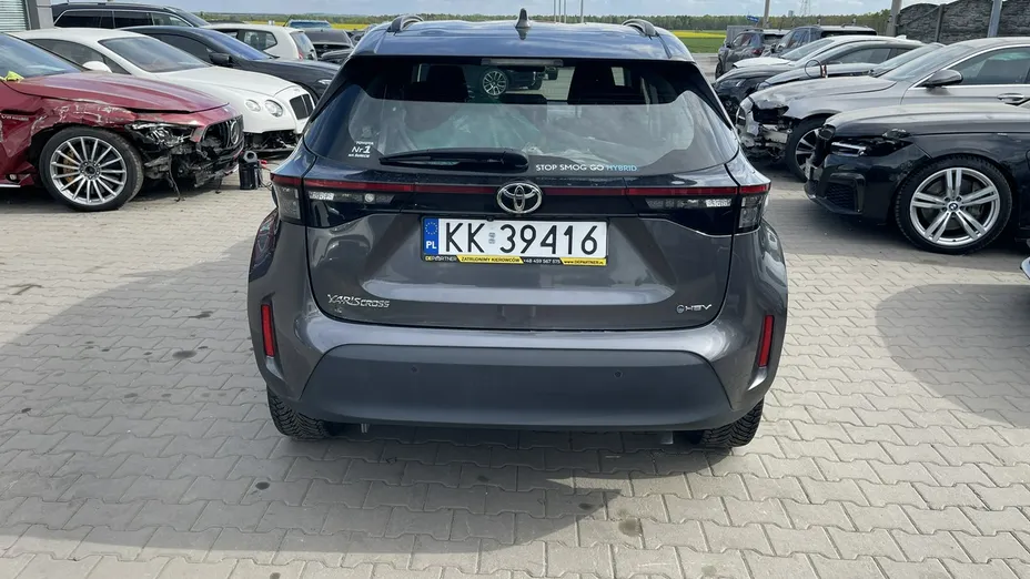 TOYOTA Yaris Cross -