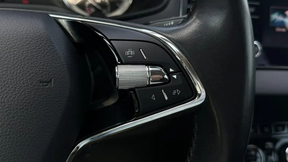 SKODA Karoq -