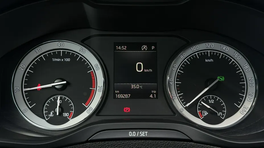 SKODA Karoq -