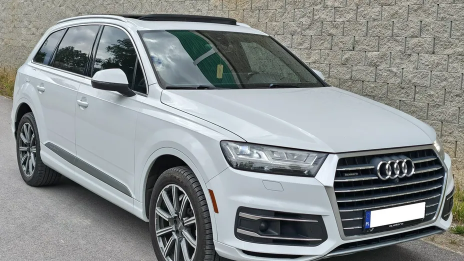AUDI Q7 -