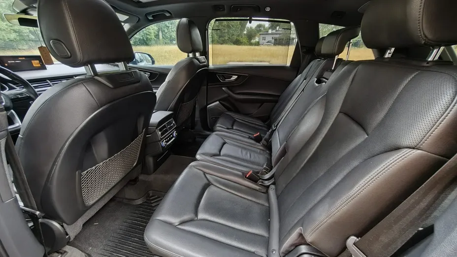 AUDI Q7 -